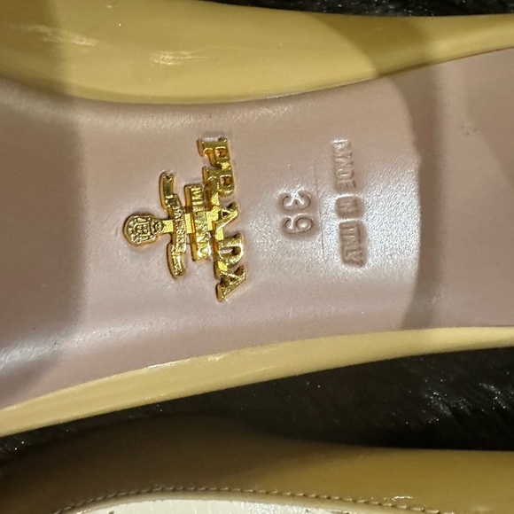 PRADA Pumps (OFFERS WELCOME) - Picture 4 of 9